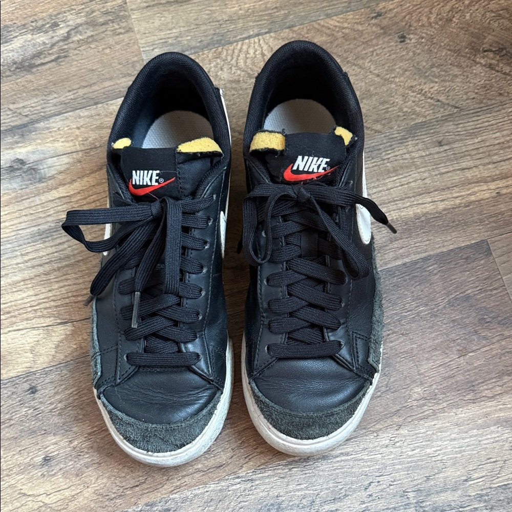 Nike Black Sneakers